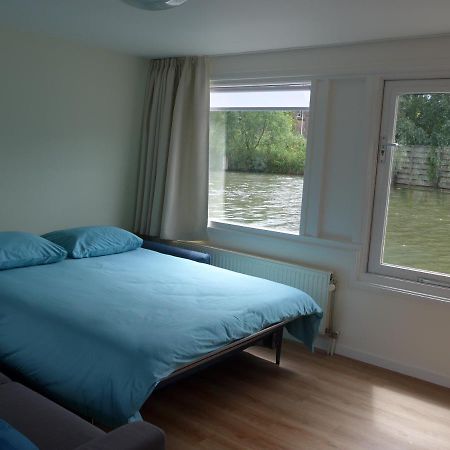 Houseboat In The Center, 5 Min Walk To Tropical Museum, Free Wifi! Apartment Amsterdam Exterior photo